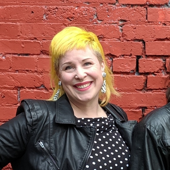 Meet your Posher, Aurora - Picture 1 of 1